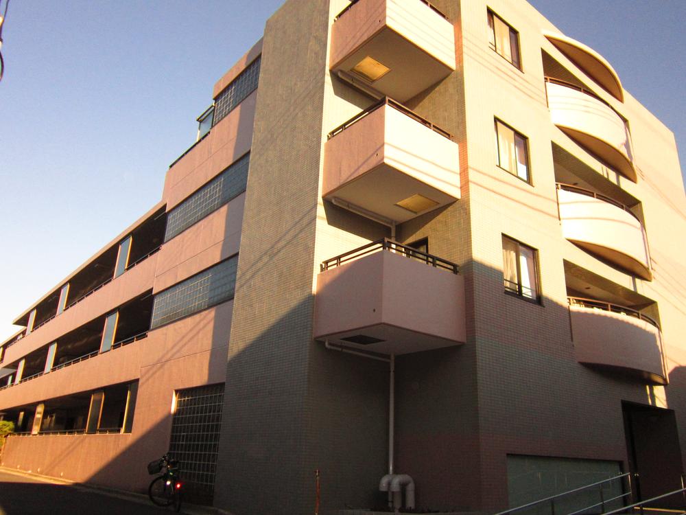 Local appearance photo