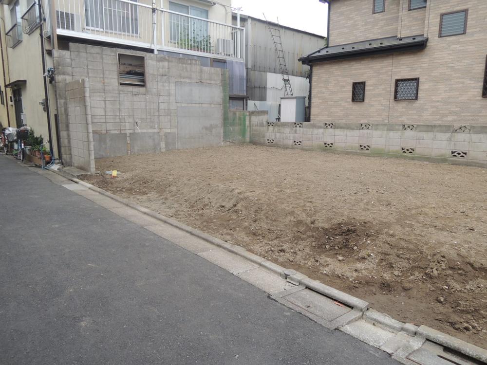 Local photos, including front road. Local (May 2013) Shooting