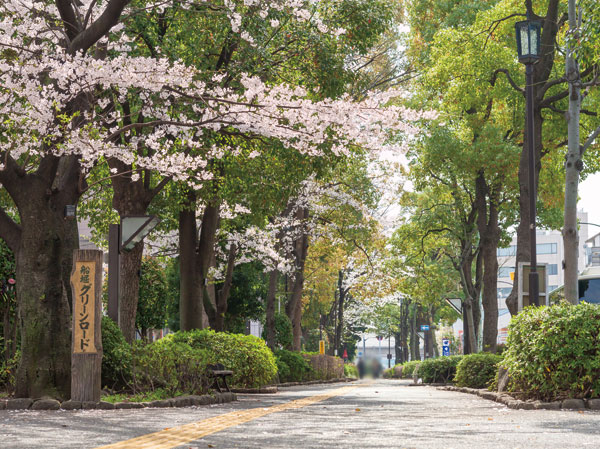 Surrounding environment. Funabori Green Road (about 320m, 4-minute walk)