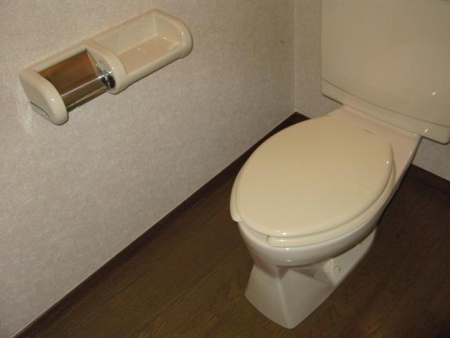 Toilet. Toilet (see separate Room No.)