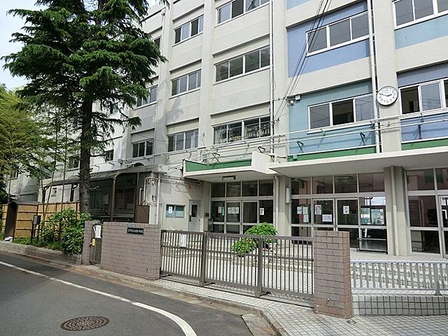 Junior high school. Koiwa 253m until the second junior high school