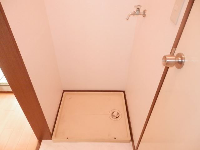 Other room space. Indoor Laundry Storage