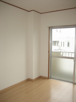 Living and room. Room 1