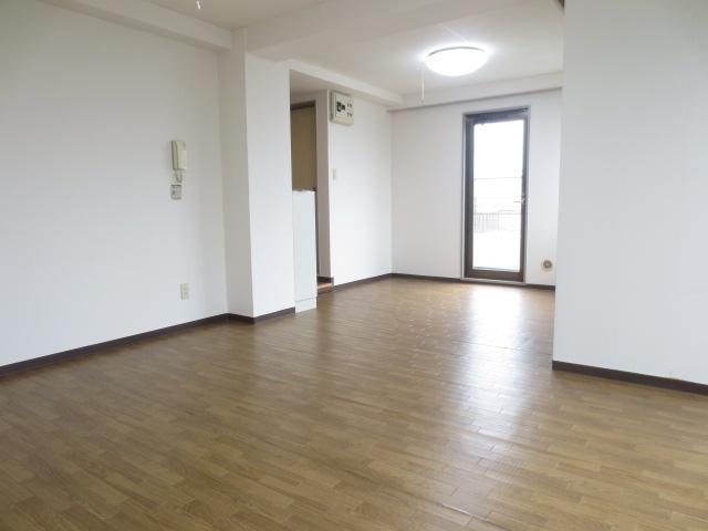 Living and room. Western-style 2