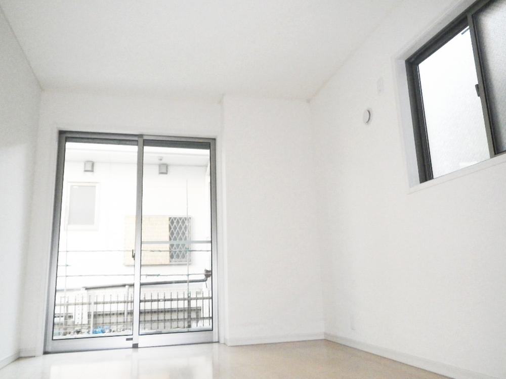 Non-living room. It will be on the first floor Western-style