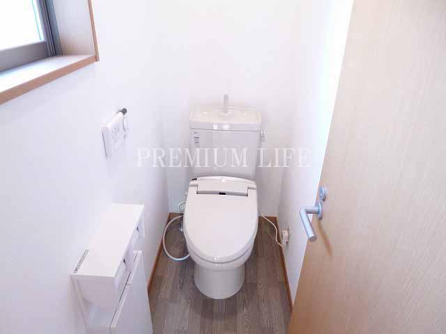 Toilet.  [toilet] There is a toilet on the first floor and the third floor. 