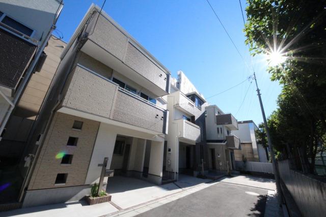 Local appearance photo. Local (11 May 2013) Shooting