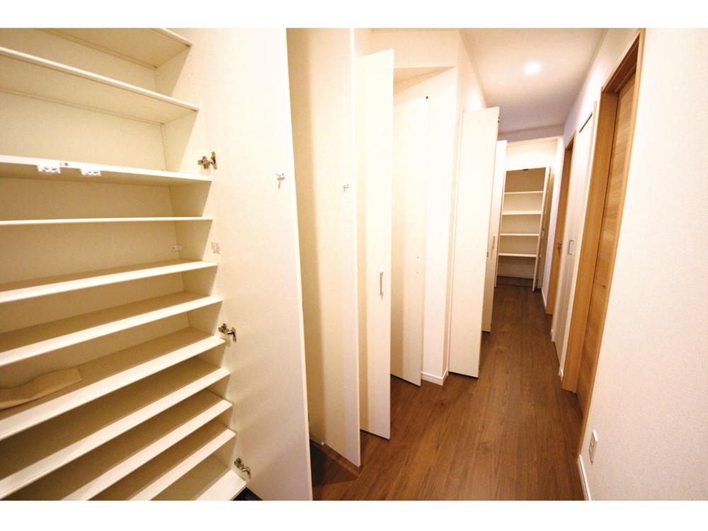 Receipt. Indoor (11 May 2013) shooting D Building 1F hallway in the housing 4 places