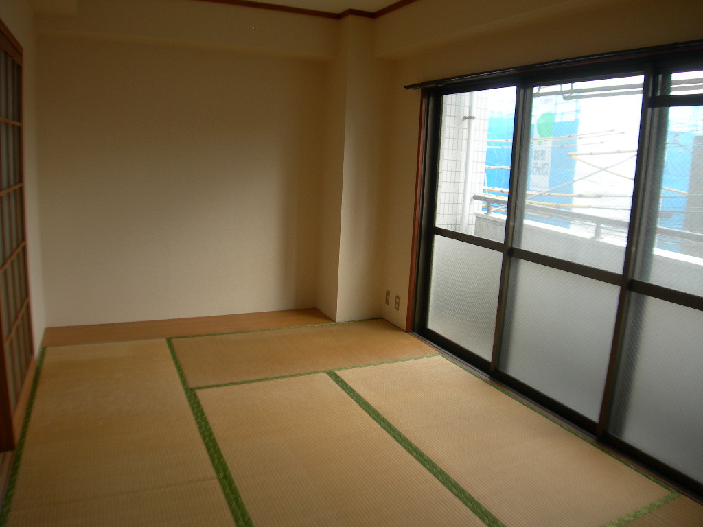 Living and room. Japanese-style room 2