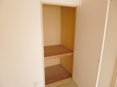 Receipt. Storage lot