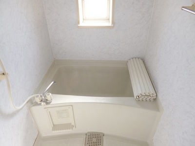 Bath. There bath spacious