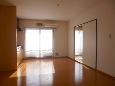 Living and room. Hiroi is living