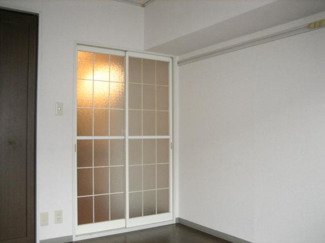 Living and room. Western-style (the same type)