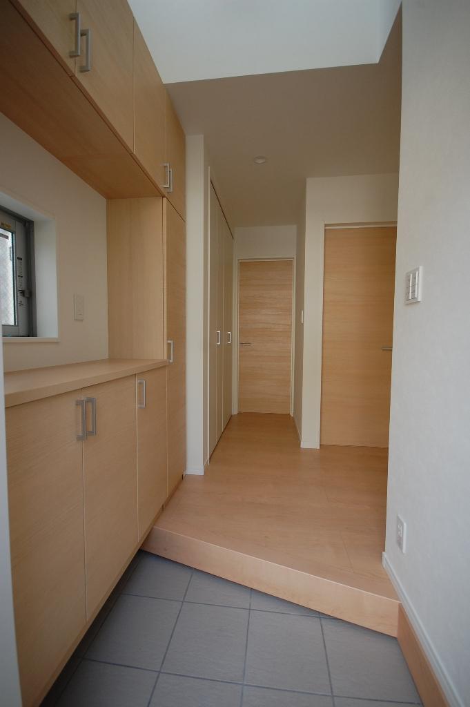 Entrance. B Building