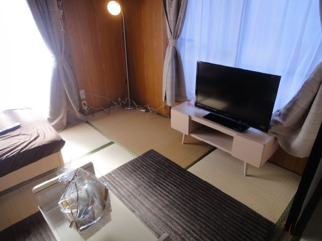 Living and room. Toilet