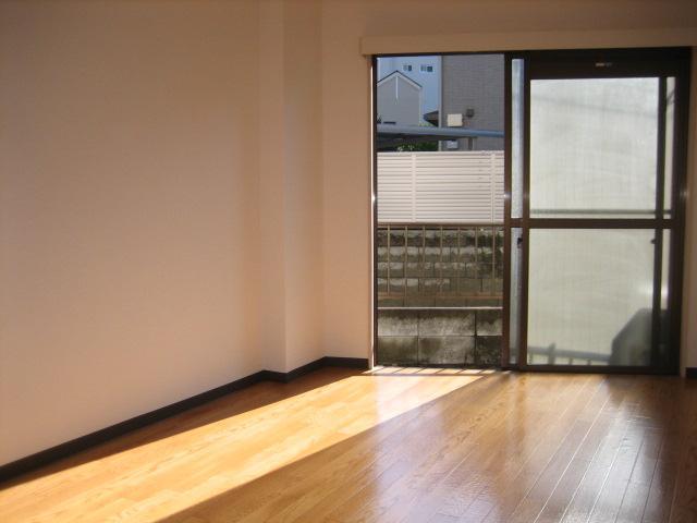 Living and room. Western-style 2