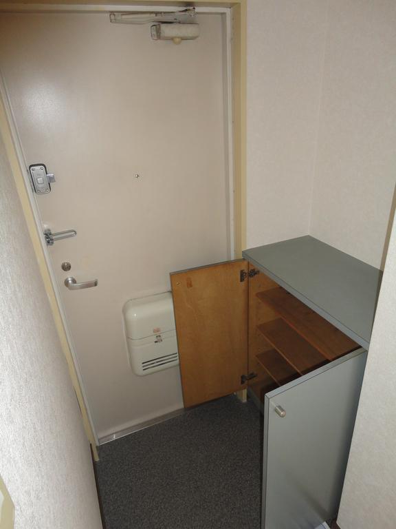 Entrance. Entrance ・ Shoebox