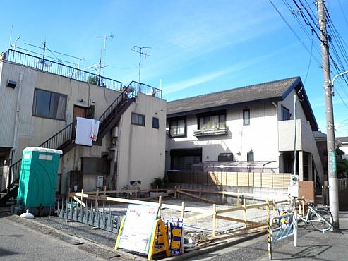 Local photos, including front road. Local (October 8 shooting)