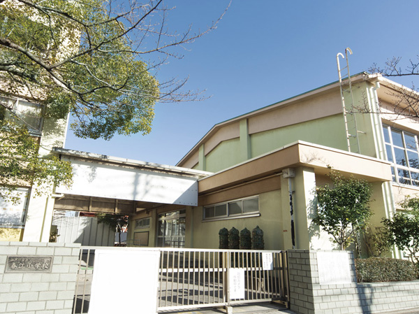 Surrounding environment. Ward Harue elementary school (about 250m, 4-minute walk)