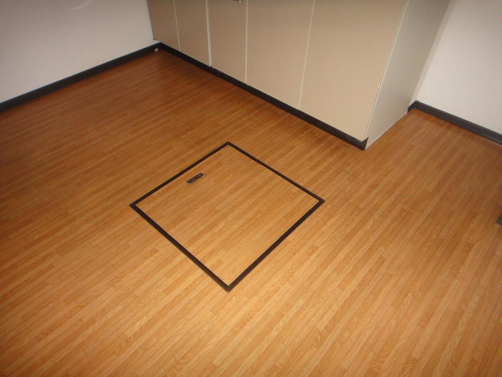 Kitchen. Underfloor Storage