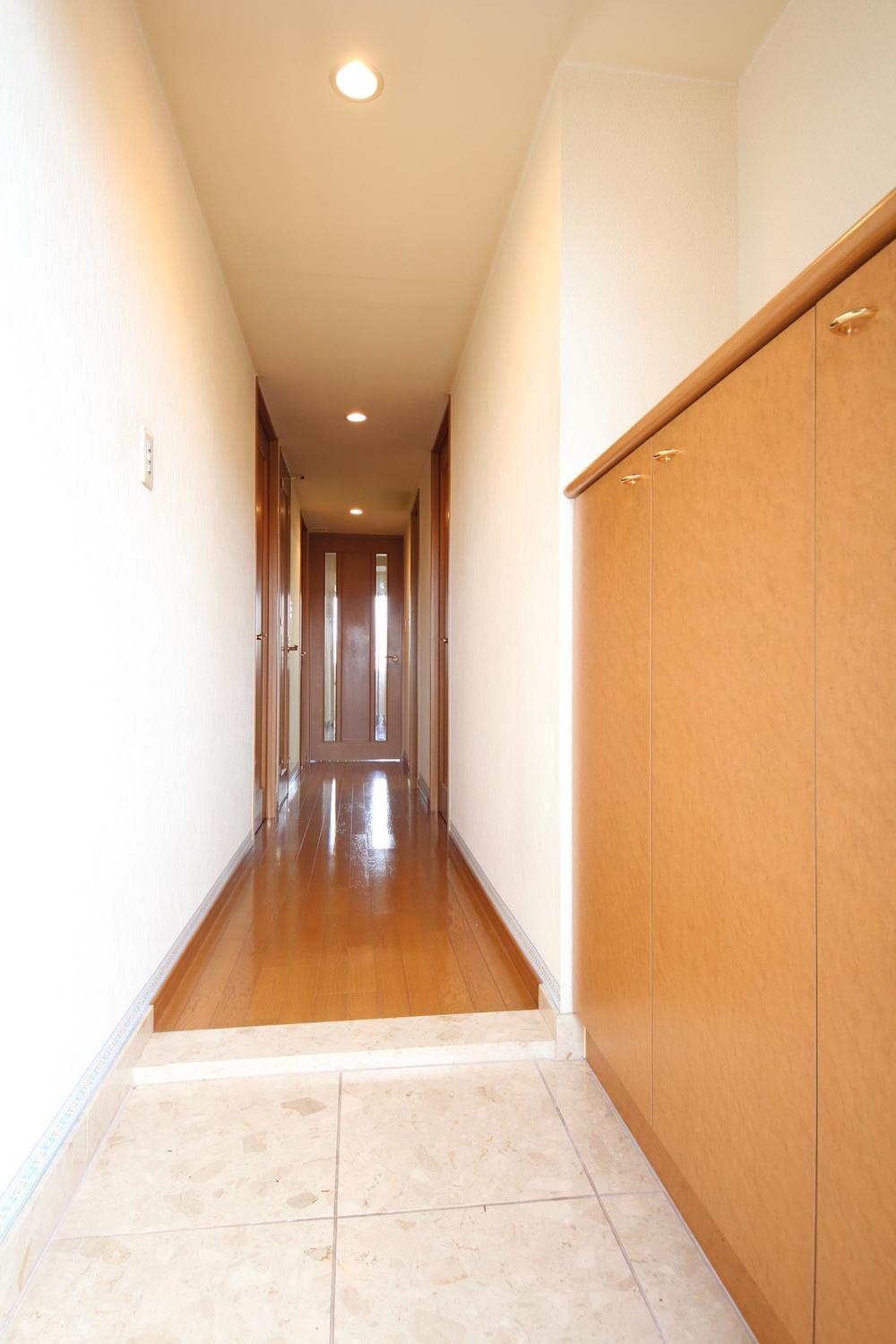 Entrance. Local (September 2013) Shooting