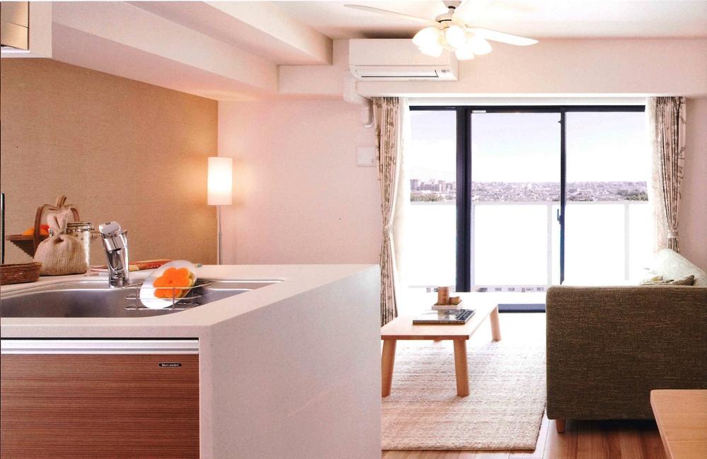 Kitchen. Construction housing performance with evaluation / Design house performance with evaluation / Year Available / Immediate Available / Energy-saving water heaters / It is close to the city / Facing south / System kitchen / Bathroom Dryer / Corner dwelling unit / Yang per good / All room storage / Flat to the station / Japanese-style room / 24 hours garbage disposal Allowed / 3 face lighting / Barrier-free / 2 or more sides balcony / Double-glazing / Bicycle-parking space / Elevator / Otobasu / High speed Internet correspondence / Warm water washing toilet seat / TV monitor interphone / Urban neighborhood / Mu front building / Ventilation good / Walk-in closet / water filter / Pets Negotiable / BS ・ CS ・ CATV / Maintained sidewalk / Flat terrain / Delivery Box / Bike shelter