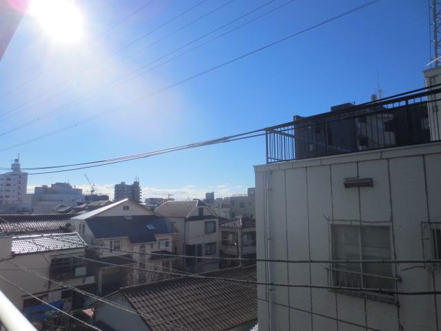 View photos from the dwelling unit. View from the site (December 2013) Shooting