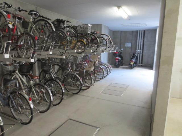 Other common areas. For indoor bicycle parking lot.