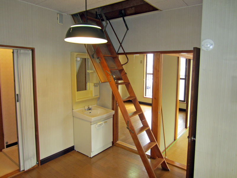 Other Equipment. Grenier up stairs