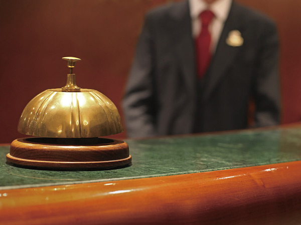 Shared facilities.  [Concierge counter] Installing the concierge counter in the entrance hall. Shared facility of use reception and a variety of arrangements, such as, It supports Tower life in the hotel-like services. (Image photo)