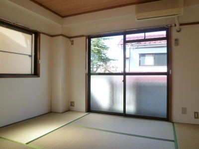 Other room space. Corner room two-sided lighting / room