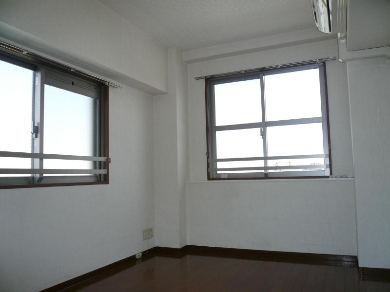 Other room space. Western style room