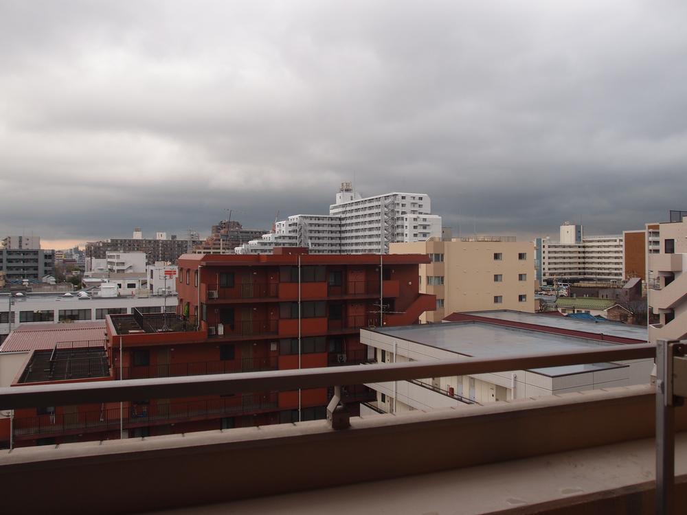 View photos from the dwelling unit. View from the site (December 2013) Shooting