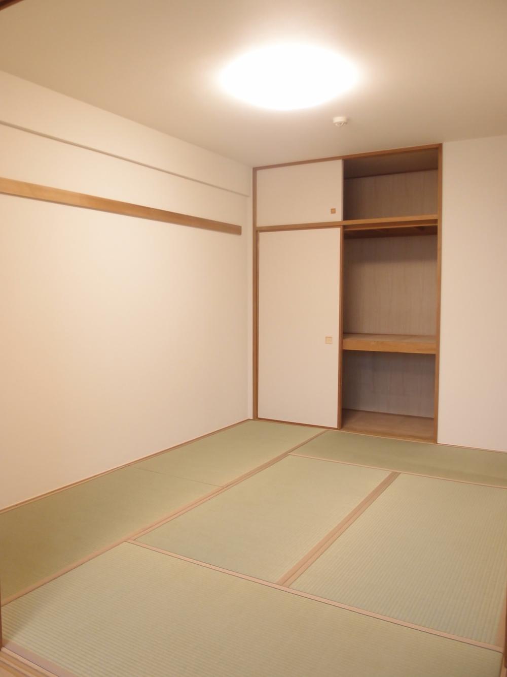 Non-living room. Indoor (12 May 2013) Shooting