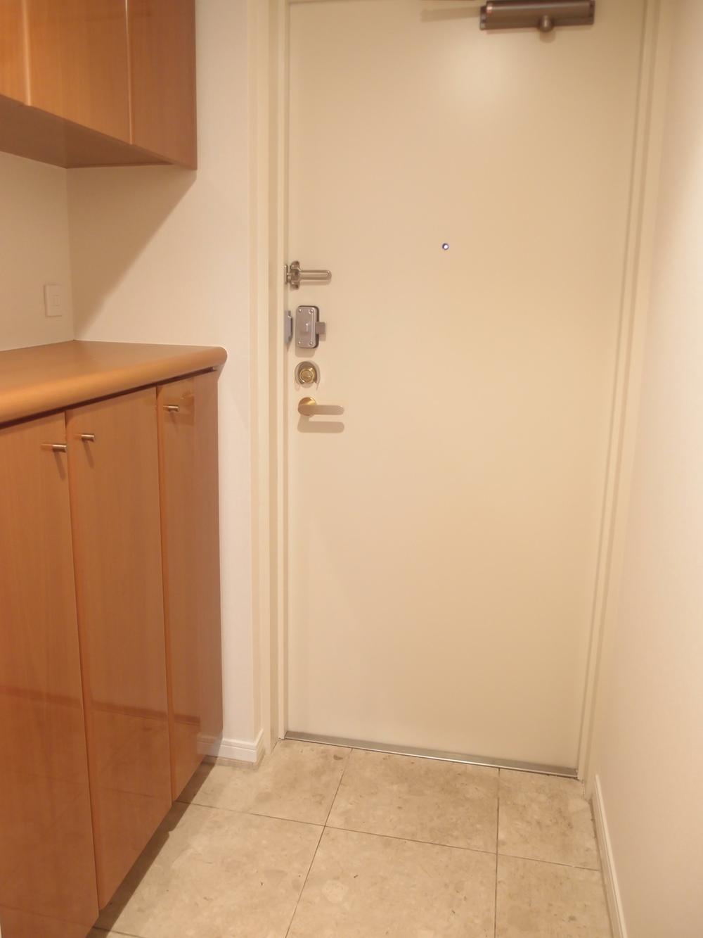 Entrance. Local (12 May 2013) Shooting