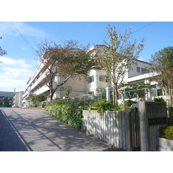 Junior high school. 442m to Edogawa Ward freshening the second junior high school (junior high school)