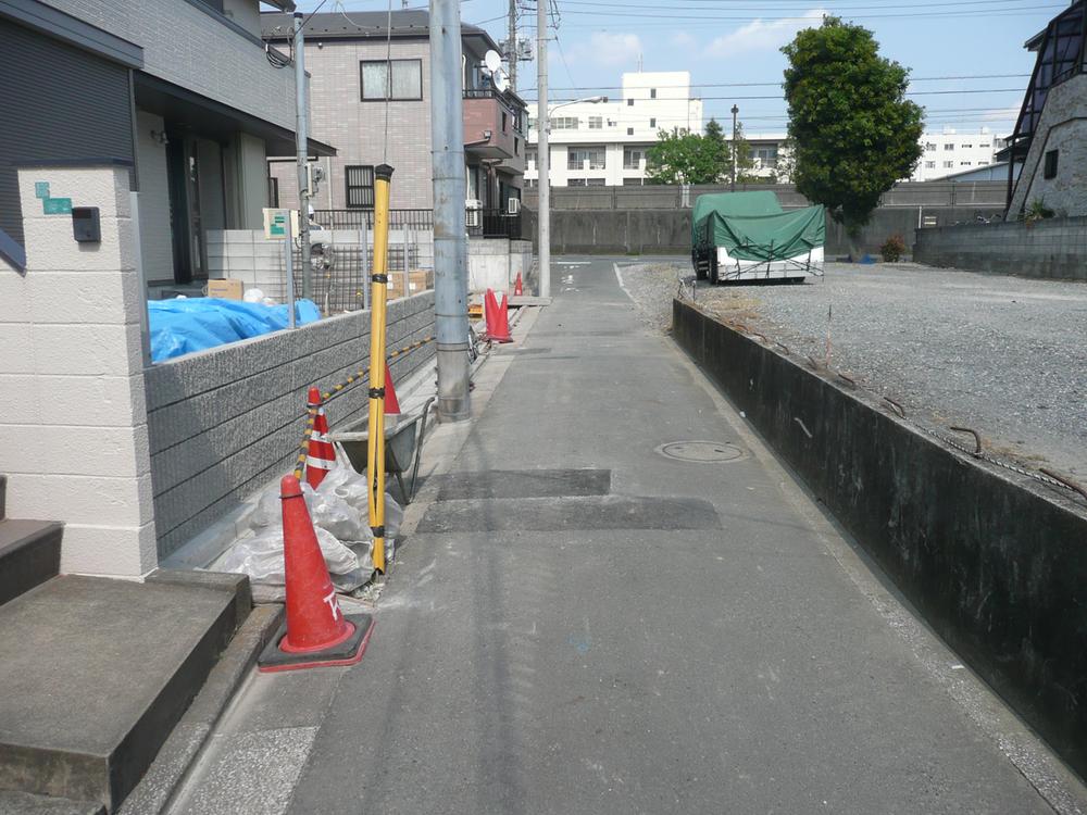 Local photos, including front road. Local (12 May 2013) Shooting