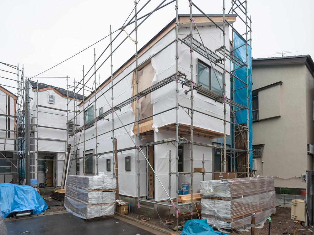 Local photos, including front road. Local (12 May 2013) Shooting