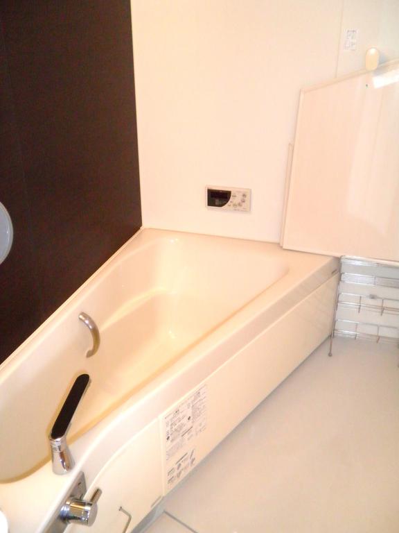 Bath. Bathroom classy. Stretch the legs