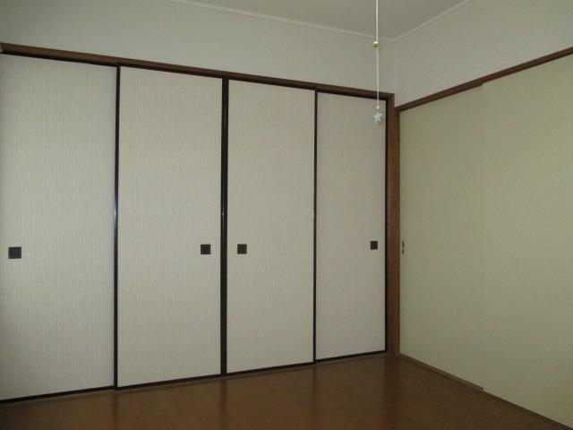 Living and room. Western-style 3