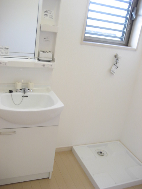 Washroom. Independent wash dressing room