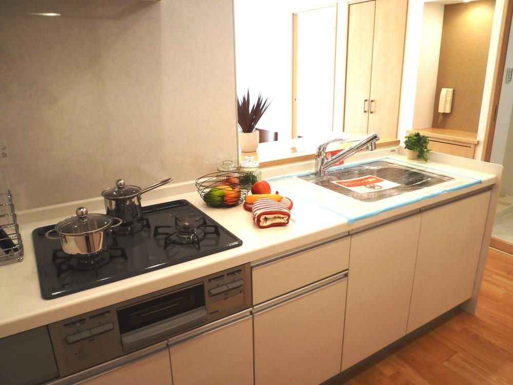 Kitchen. Kitchen (12 May 2013) Shooting ● popular face-to-face system kitchen