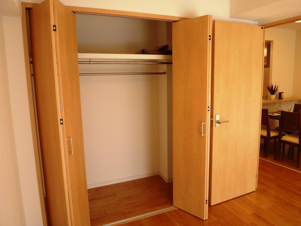 Receipt. 6 Pledge Western-style closet (December 2013) Shooting