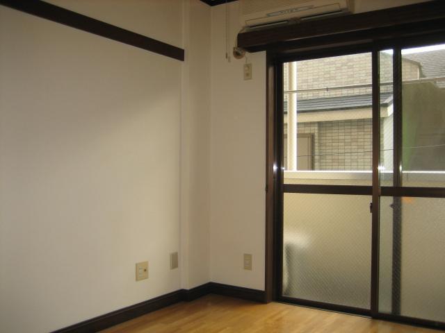 Living and room. Western-style 1