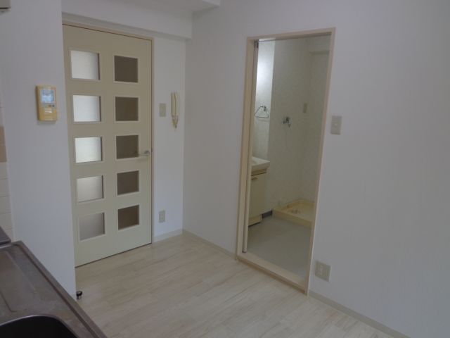 Living and room. Kitchen