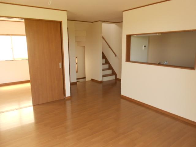 Same specifications photos (living). Example of construction