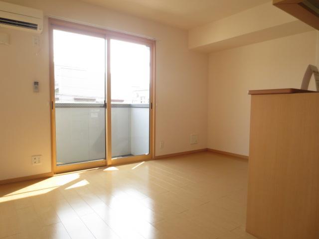 Living and room. 10 Pledge or more of a feeling of opening a wide LDK