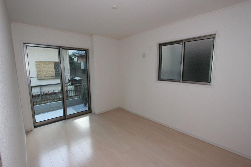 Non-living room. 6.4 Pledge located on the first floor Western-style