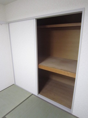 Receipt. Spacious storage