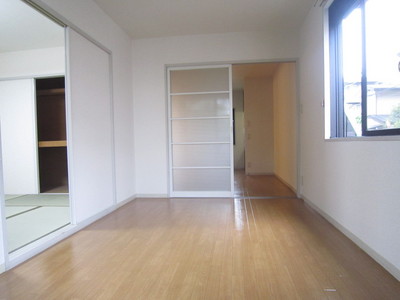 Living and room. Corner room two-sided lighting